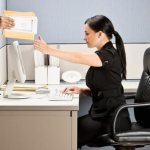 Чем занимается курьерская служба