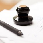 Печать, ручка и документы